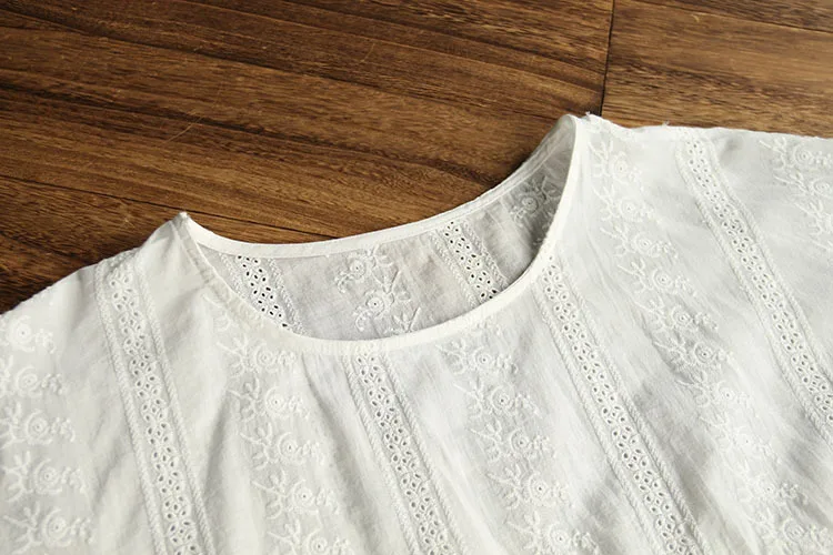 5952 Spring Women Literary floral Embroidered Lantern Three-quarter Sleeve Japan Style O-Neck Loose Cotton Shirts Blouse | Женская