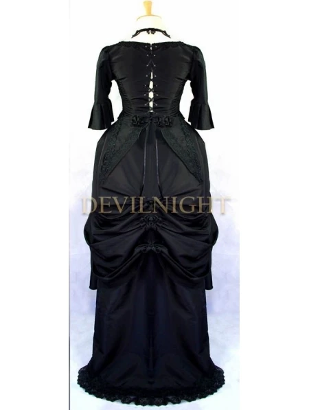 Черное платье в викторианском стиле с высоким и низким вырезом длинное