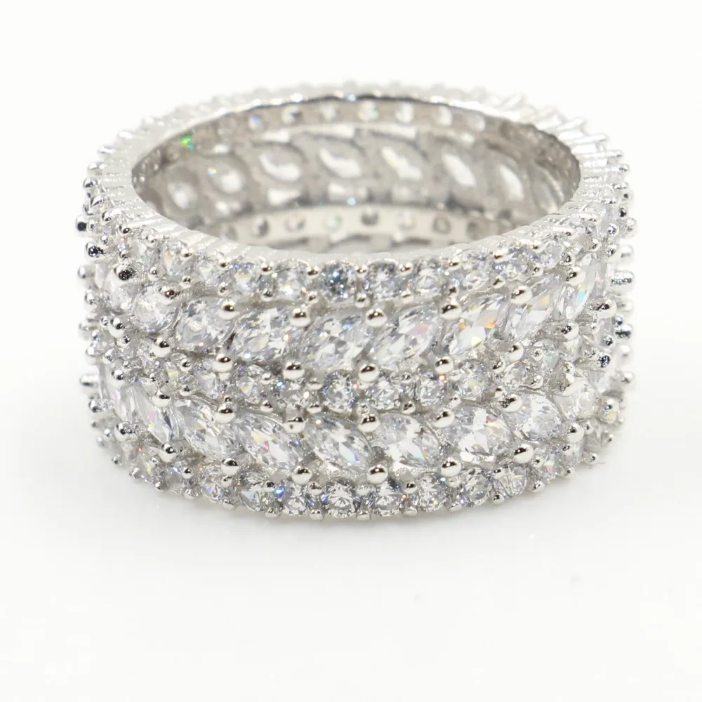 Женское кольцо из серебра 2019 пробы с фианитом | Украшения и аксессуары