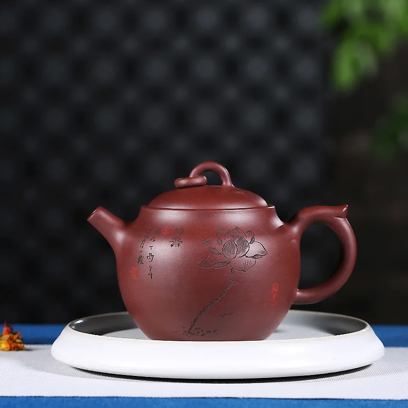 

Аутентичный продукт. Исин ручной резной двойное кольцо Kagai lotus pot является популярным чайным горшком в ежедневных универмагах.