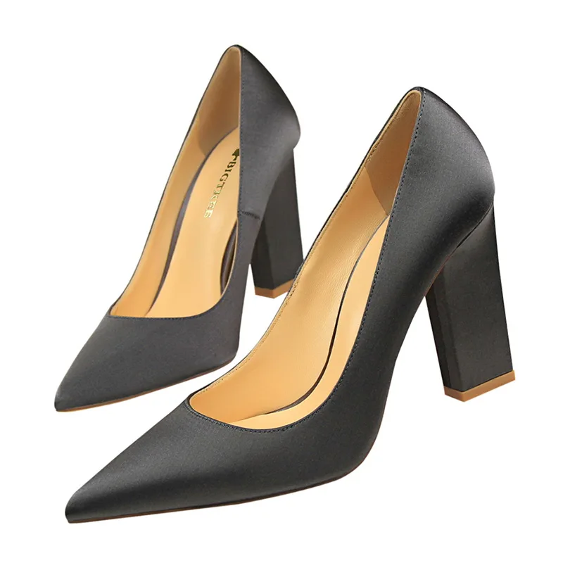 Женские летние туфли лодочки чистого цвета с острым носком модные пикантные