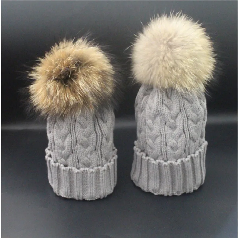 Женская вязаная шапка с помпоном из натурального меха енота помпоном|cap with pom