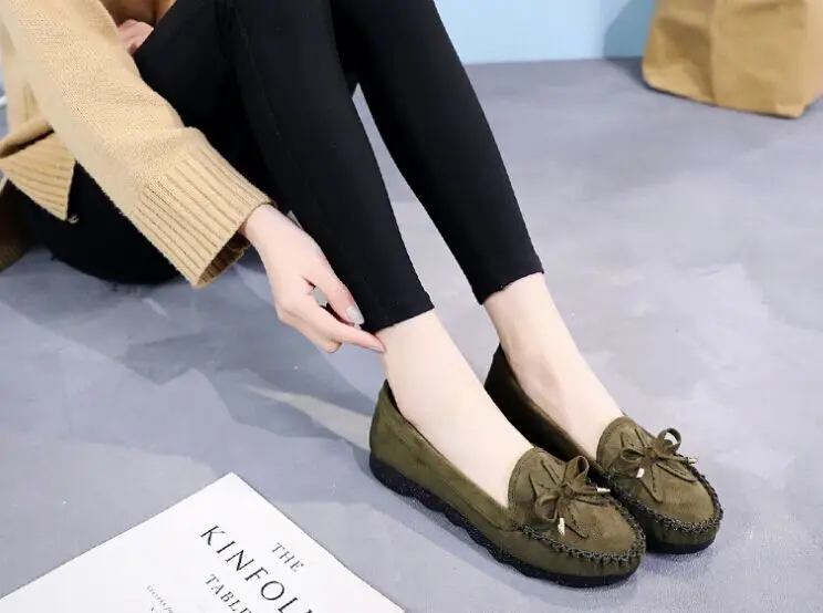 Женские мокасины на плоской подошве черные зеленые лоферы новинка весенне