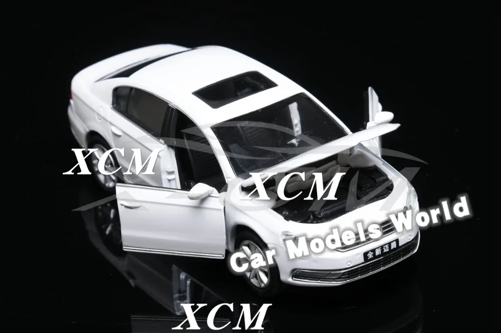 Литая под давлением модель автомобиля для Magotan 1:32 может оттягивать назад (белый) +