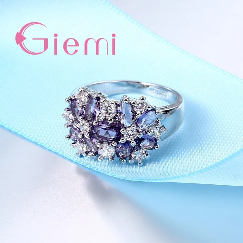 Кольцо из серебра 925 пробы с фианитом в форме цветка|Кольца| |