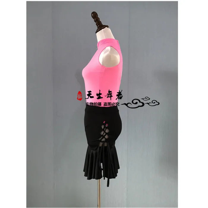 Детское платье для латиноамериканских танцев с боковыми лямками и блестками