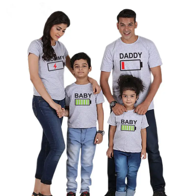 Семейные одинаковые наряды футболка для отца сына подходящая одежда мамы и меня