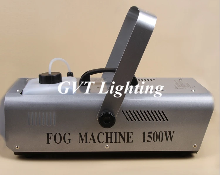 Дешево Дымовая машина 1500 Вт, диско-противотуманная машина для беспроводного дистанционного управления и проводного управления для вечерние DJ сце...