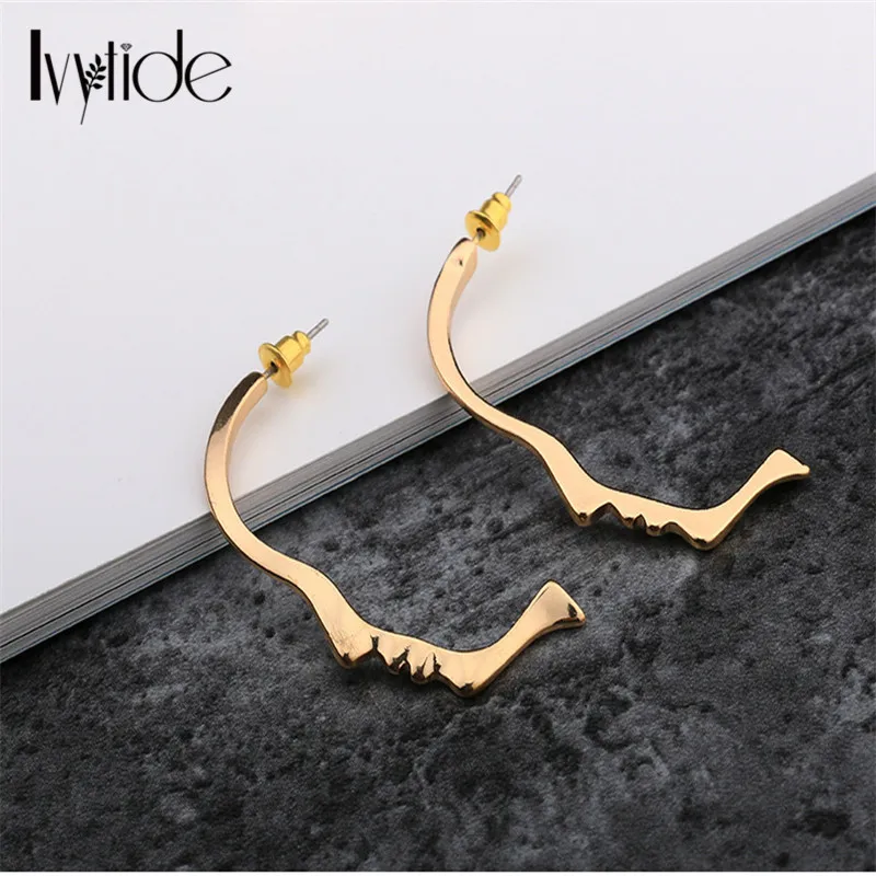 Лвитайд Модные металлические серьги с абстрактным лицом, пустотелые свисающие половинки серьги искусства для женской бижутерии.