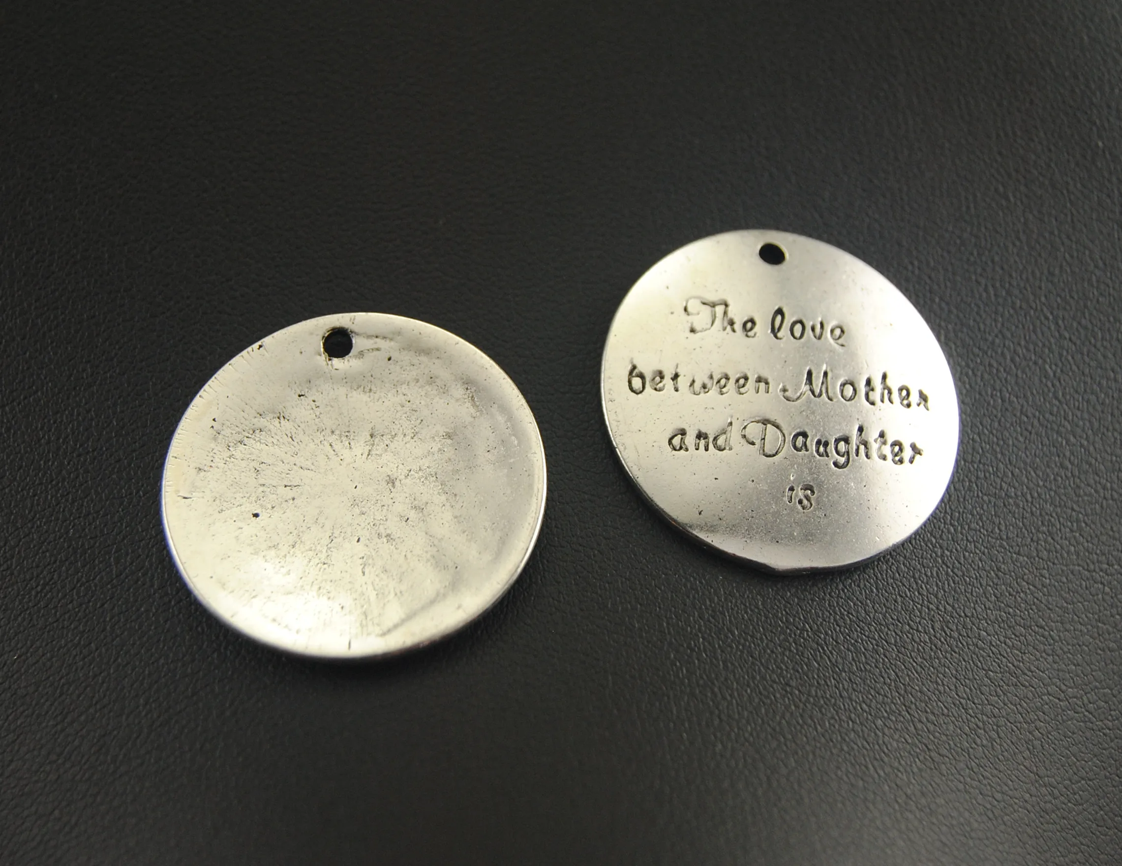 5 шт. серебряный цвет Круглый посыл любовь между мамой и дочерью резной Шарм