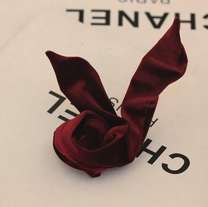 Повязка на голову женская бархатная в виде кролика