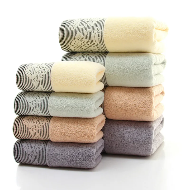 Пляжное полотенце для взрослых 70x140 см жаккардовое с цветочным узором