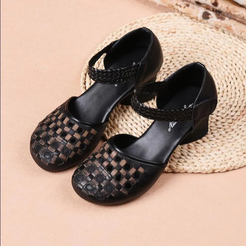 

2019 summer new fashion Rough heel Genuine Leather hollow baotou female sandals round head vintage weave with single shoes