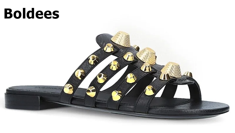 Женские сандалии на плоской подошве босоножки с серебристыми заклепками