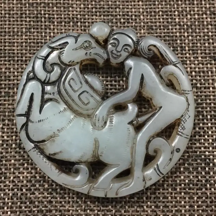

Antique jade pendant of nude beast pendant character education culture