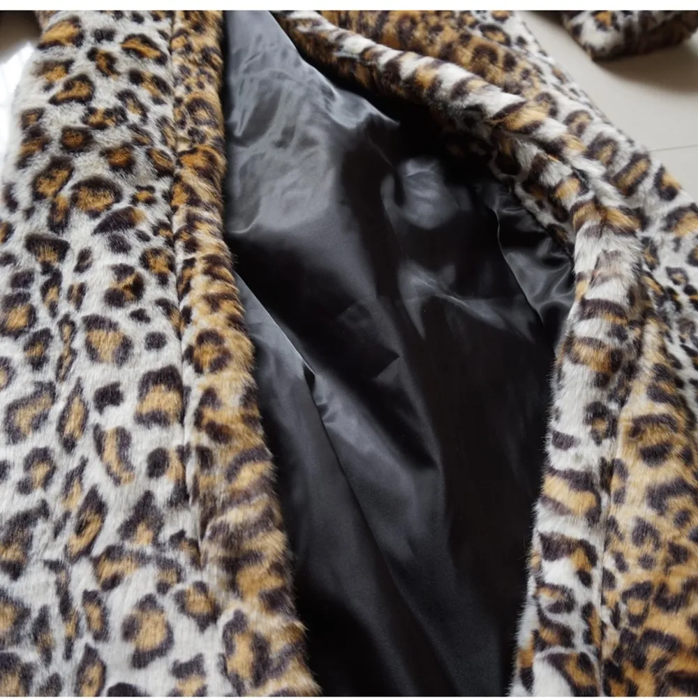 Женское длинное пальто из искусственного меха розового и красного цвета с