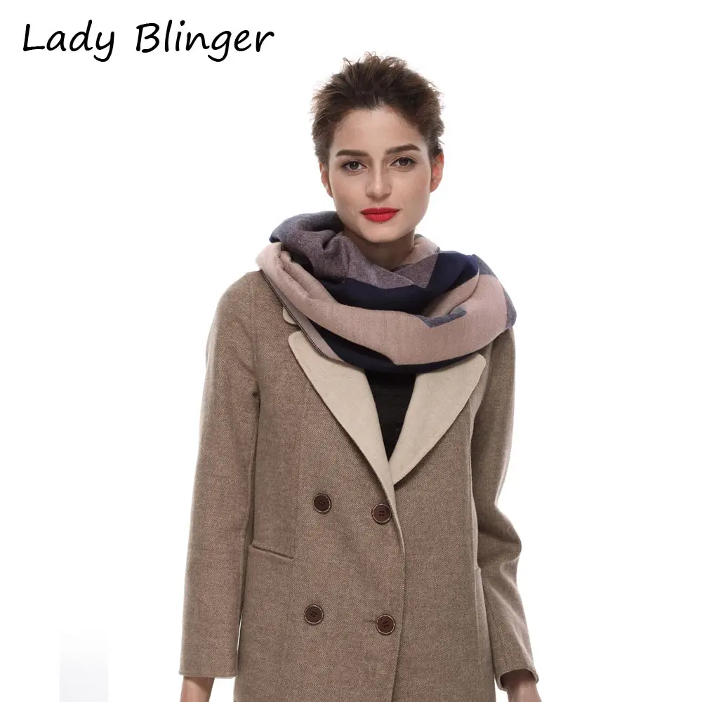 Женская накидка с геометрическим рисунком мягкая розовая и серая принтом