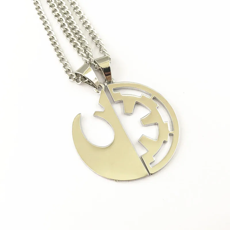 

FANTASY UNIVERSE 2psc Sta War Necklaces Cosplay High Quality Kawaii Metal Spacecraft Fashion Jewelry Woman/Boy Gift
