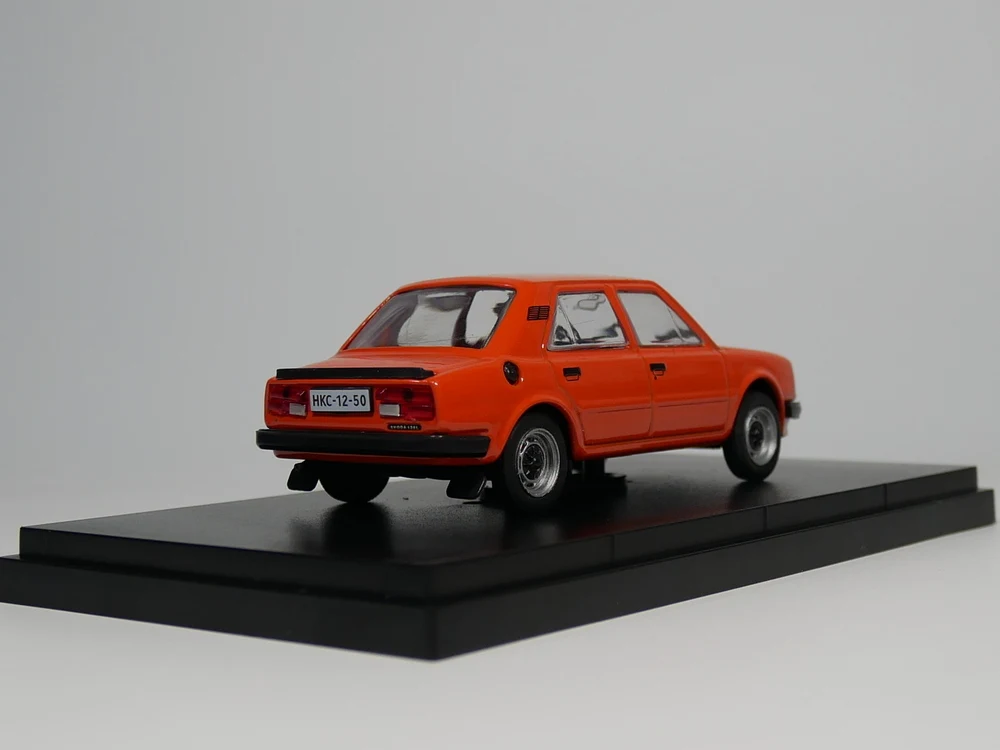 Ixo 1:43 Skoda 120 L литая модель автомобиля |