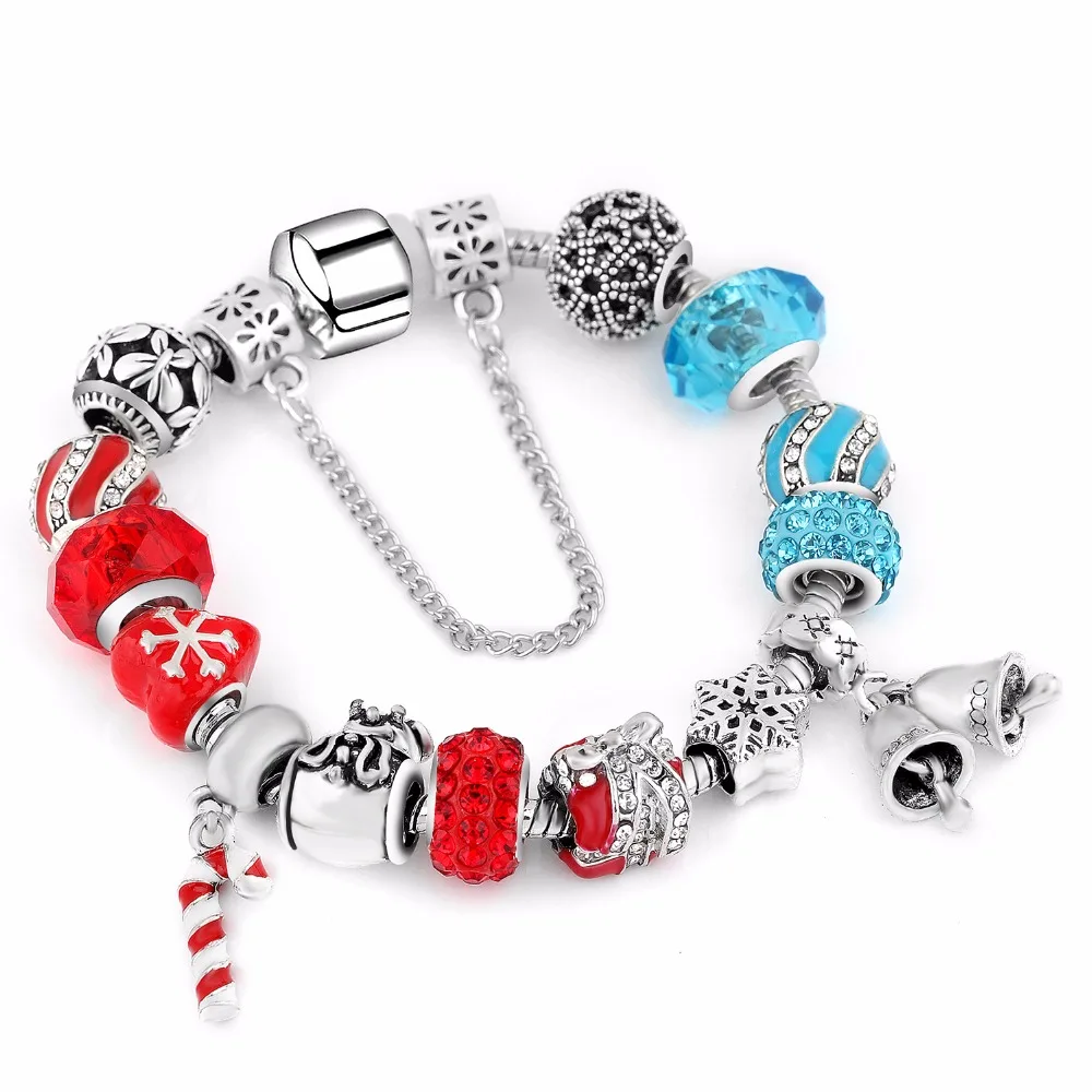 

Женский браслет с кристаллами и бусинами-шармами