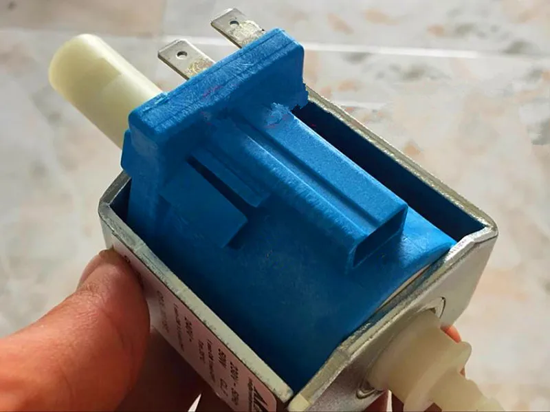 Паровой утюг электромагнитный насос Модель CP4SP напряжение 230 240V 50Hz мощность 50