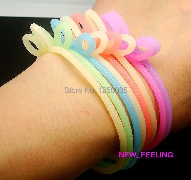 Флуоресцентный Эластичный Силиконовый Браслет смешанных цветов с милыми