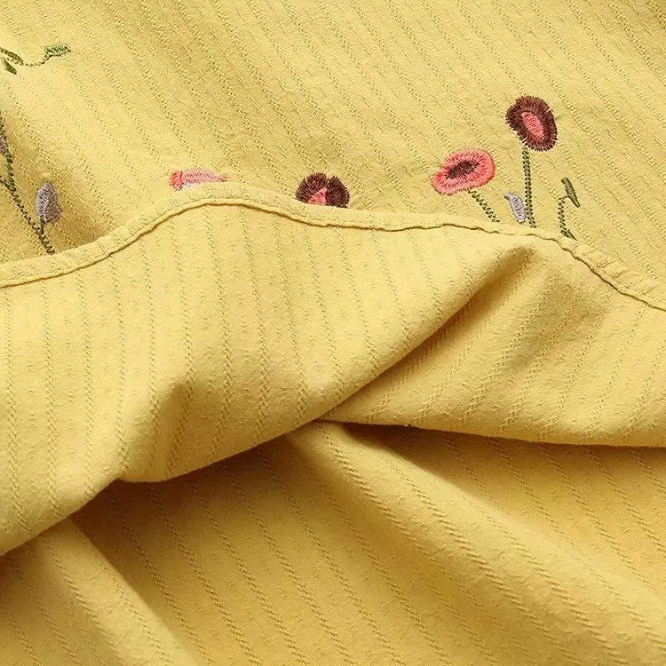 

Plus Size Women Tshirt Cotton&Linen Floral Embroidery Short Sleeve Casual Summer White T-shirt
