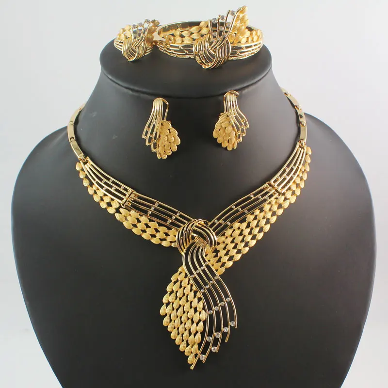 

Fashion African Costume Jewelry set Gold Color Crystal Chunky Necklace Bangle Earrings Ring Sets