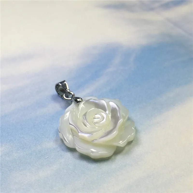 Женское Ожерелье ручной работы с белыми розами и морской водой | Украшения