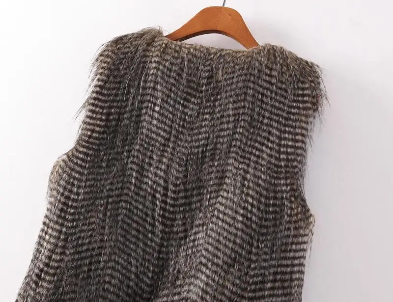 Жилет женский с перьями страуса без рукавов треугольным вырезом X985 2019 | Женская