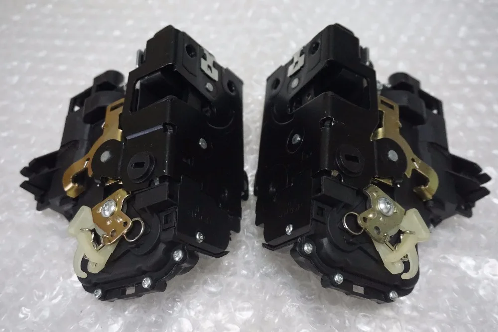 Бесплатная доставка 2 шт. задний левый + правый дверной замок механизм для VW GOLF BORA