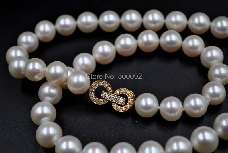 ?? ゴージャスな 9.5-10 ミリメートルラウンドホワイト淡水真珠のネックレス送料無料