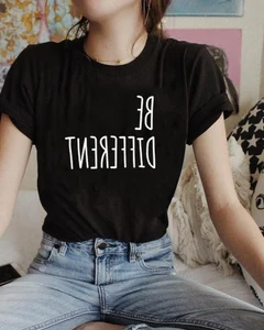 Футболка женская с забавным цитатой Be Different, модная повседневная хипстерская футболка с надписью, летняя рубашка с цитатами