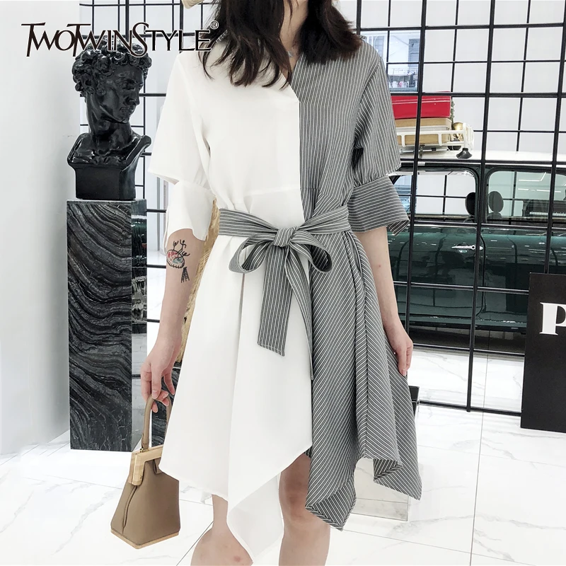 Платье рубашка TWOTWINSTYLE летнее асимметричное платье миди в полоску с v образным