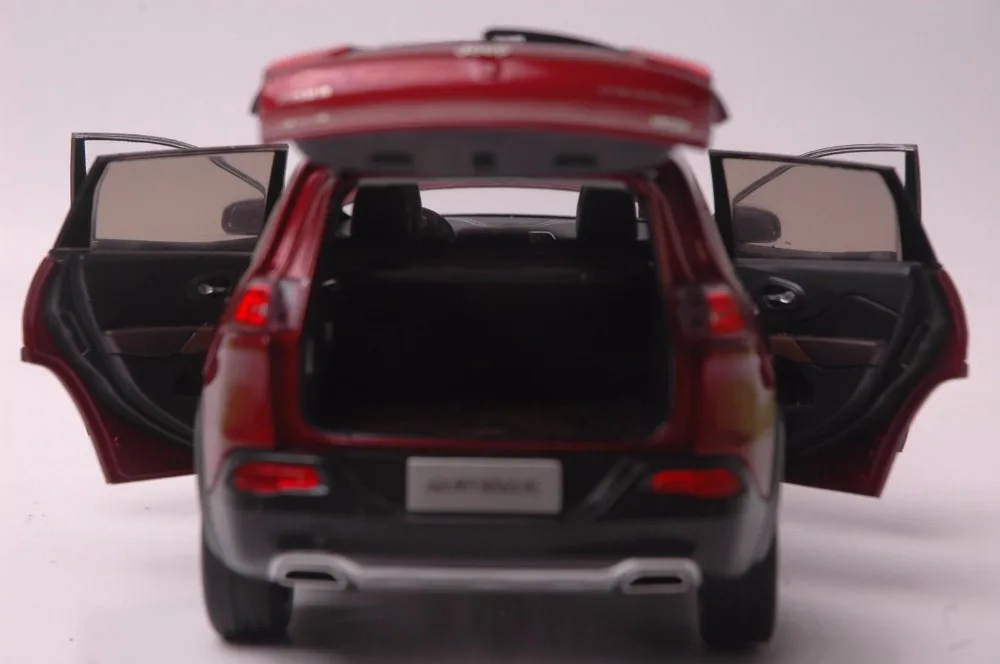1:18 литье под давлением модель для Jeep Cherokee Красный внедорожник Игрушечная машина из сплава миниатюрная коллекция подарок