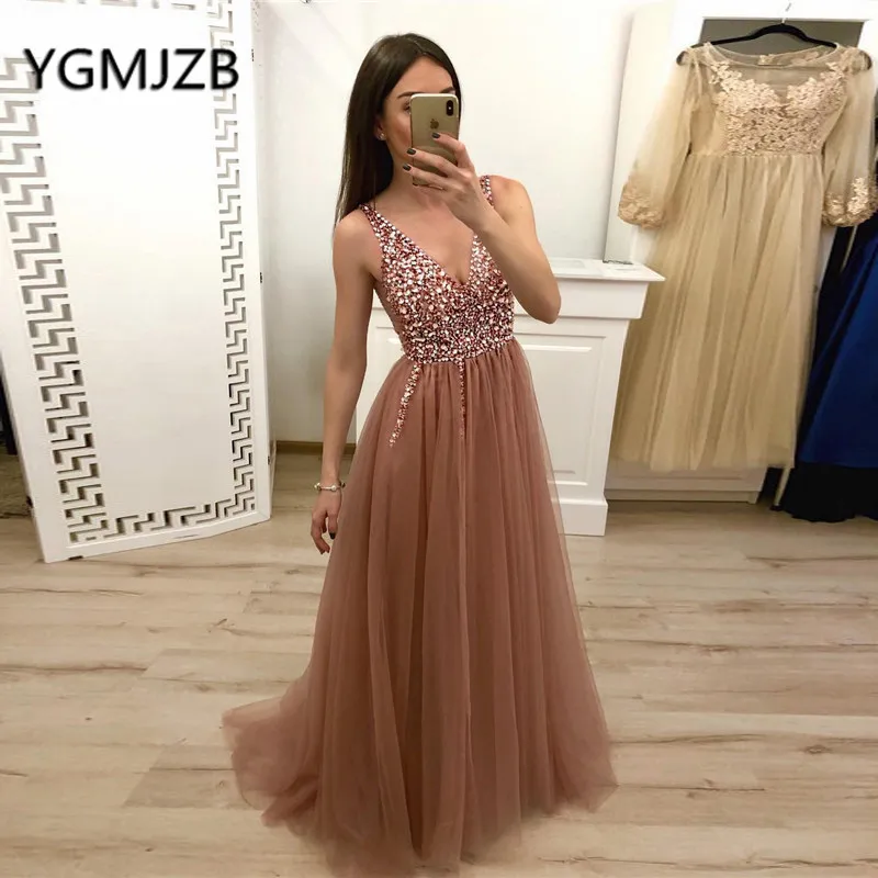 Длинное вечернее платье цвета шампанского с открытой спиной ТРАПЕЦИЕВИДНОЕ