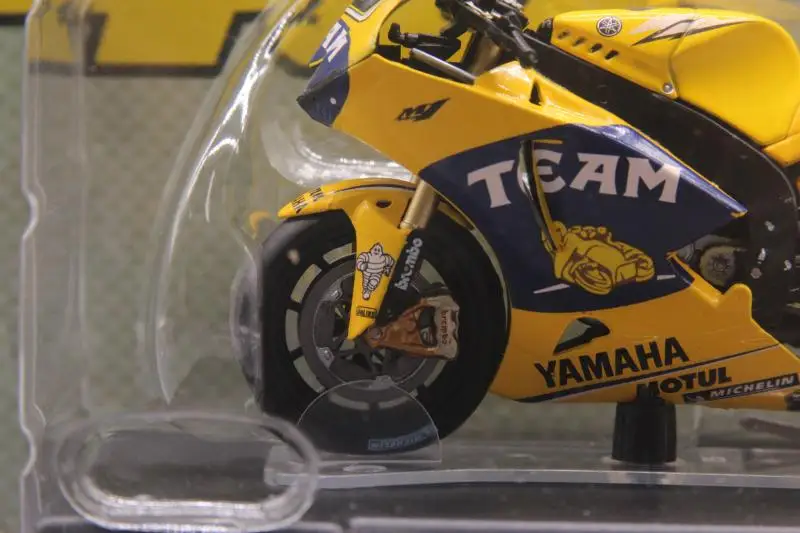 Leo 1:18 Yamaha YZR-M1 2006 мотоцикл сплав модель автомобиля литье под давлением металлические игрушки подарок на день рождения для детей мальчиков