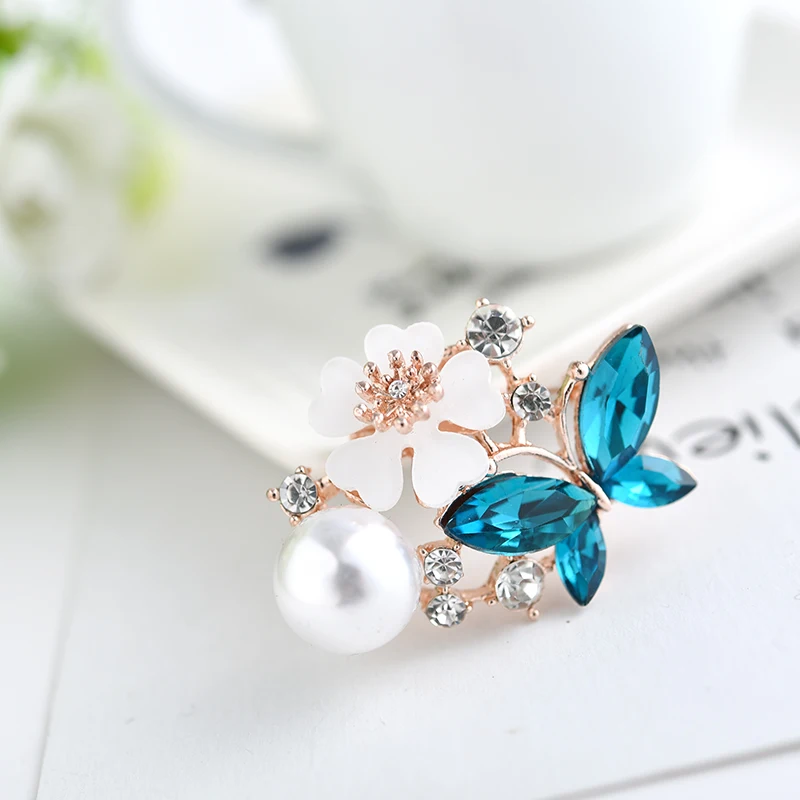 LUBOV голубые кристаллы бабочка на цветочном дизайне Женская Брошь булавке большая