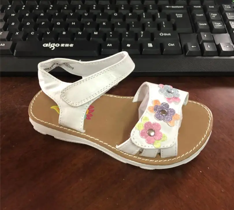 Сандалии для девочек детские мягкая подошва простые и красивые сандалии размеры