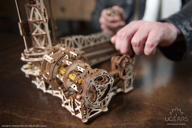 UGEARS деревянная механическая сборка подарков на день рождения для пилотов Подарочная модель