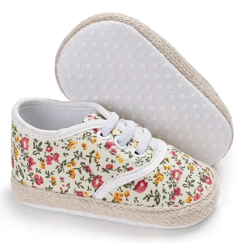 AS PICTURE Детская обувь для девочек; Chaussure Infant; пинетки для новорожденных; спортивные кроссовки с цветочным узором для малышей; ботинки с сердцем для девочек; Sapatinhos bebe Sapatos - Цвет: AS PICTURE