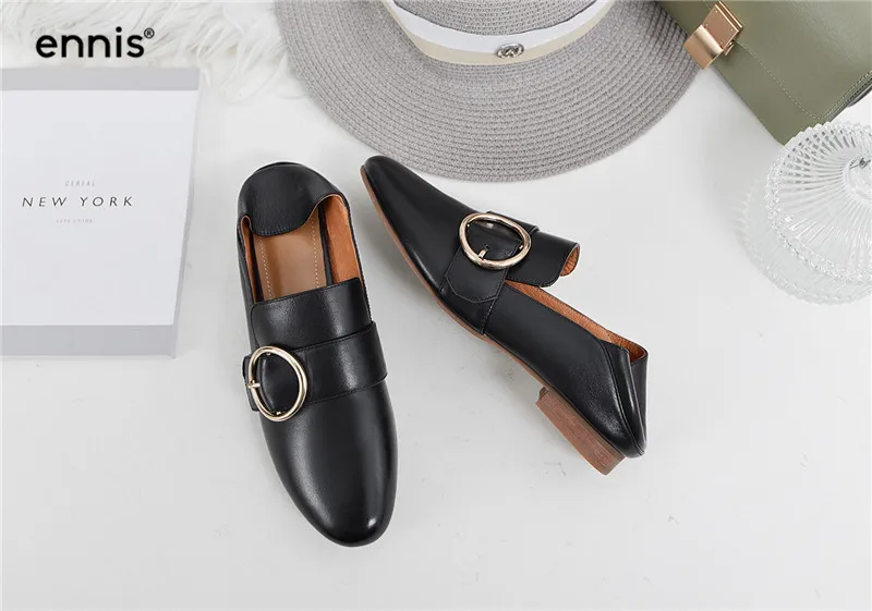 ENNIS/; женская обувь; кожаные лоферы на плоской подошве; повседневная обувь с круглым носком; обувь из натуральной кожи на плоской подошве с пряжкой; цвет черный, бежевый; C907