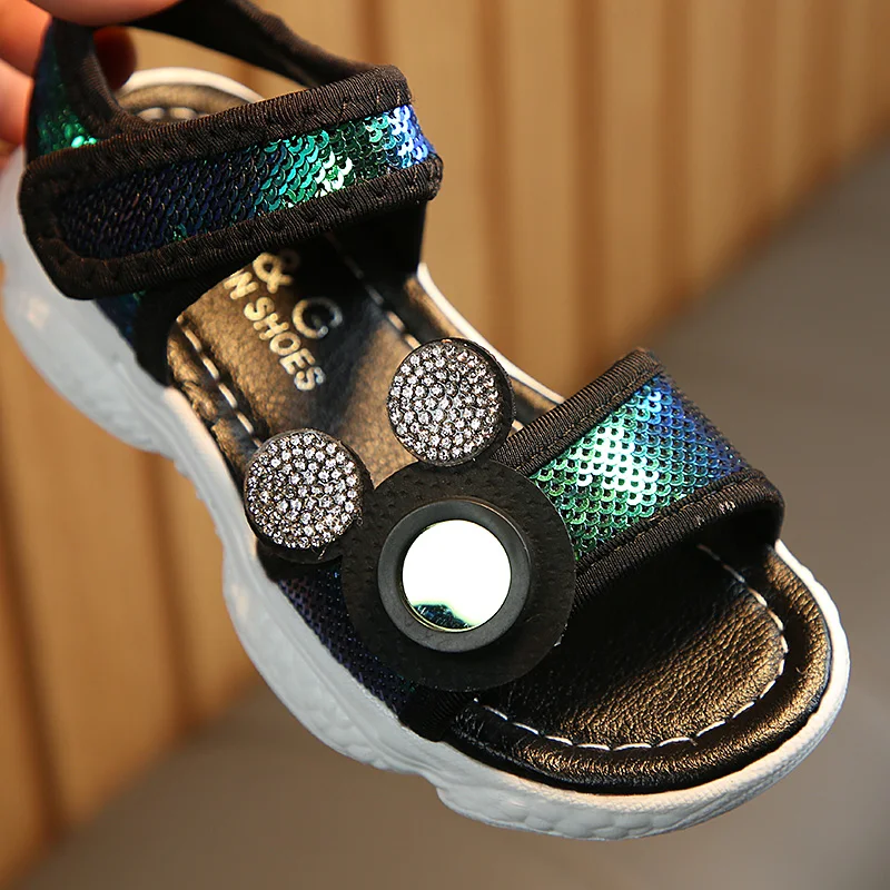 Сандалии пляжные для девочек удобная обувь с яркой поверхностью модные