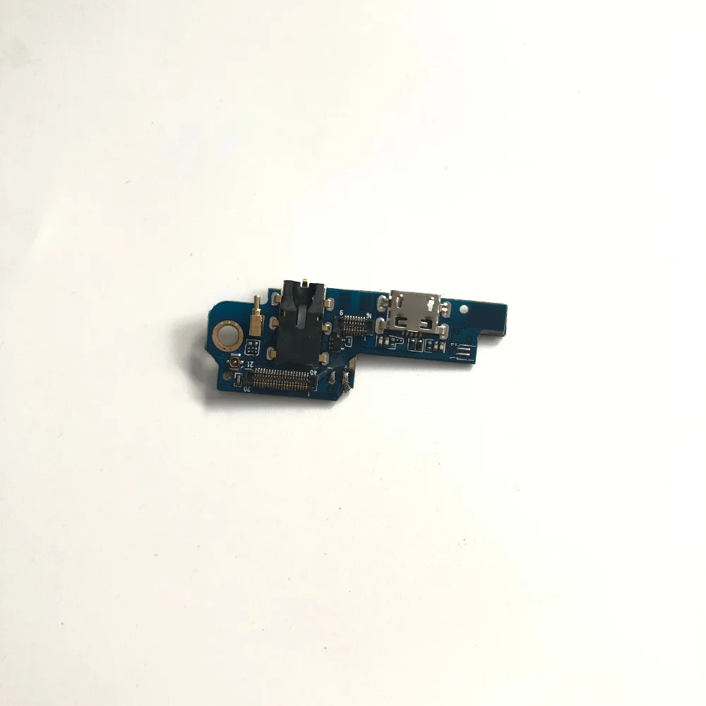 Подержанная зарядная плата с USB разъемом для смартфонов Bluboo Edge MT6737 Quad Core 5 дюймов HD