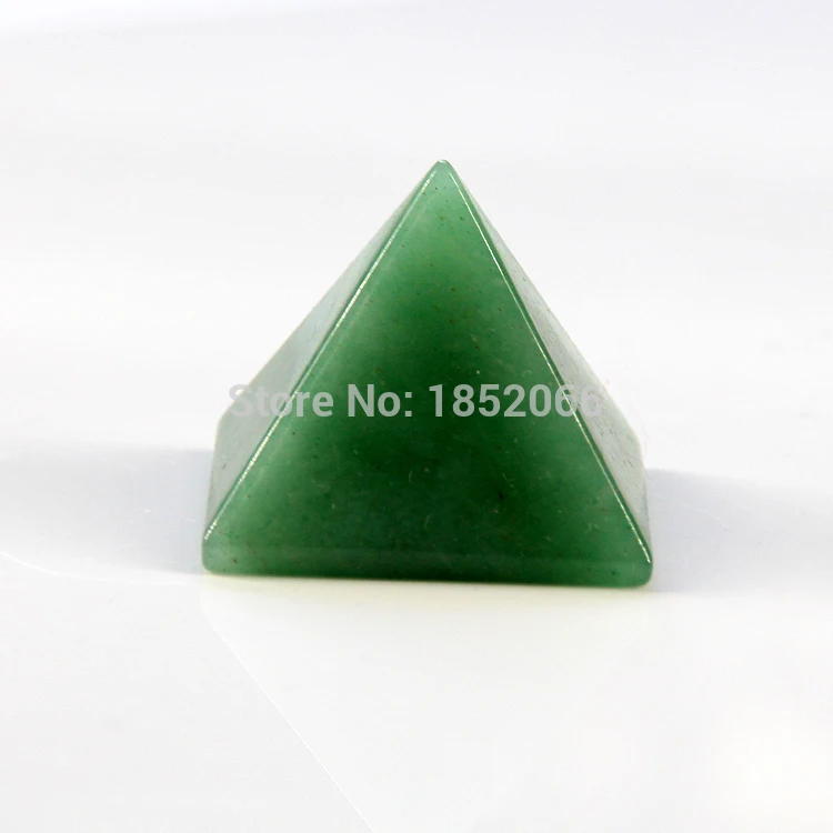 

2017 Green Aventurine 30mm Pyramid pendants Fluorite quartz Natural Stone Carved Point Chakra Healing Reiki Crystal Freeshipping