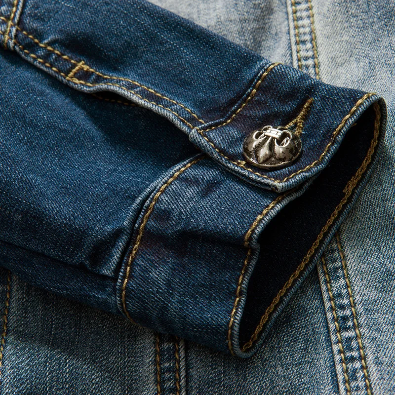 

Badge Patchwork Design Mens Denim Jacket Fashion Hole Jeans Coat Slim Scratched Hip Hop Denim Jaqueta Masculina Embroidery Logo