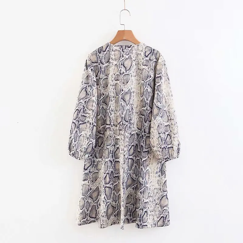 2018 women sexy V neck snake pattern dress elastic waist three quarter sleeve pleated buttons casual mini vestidos | Женская одежда