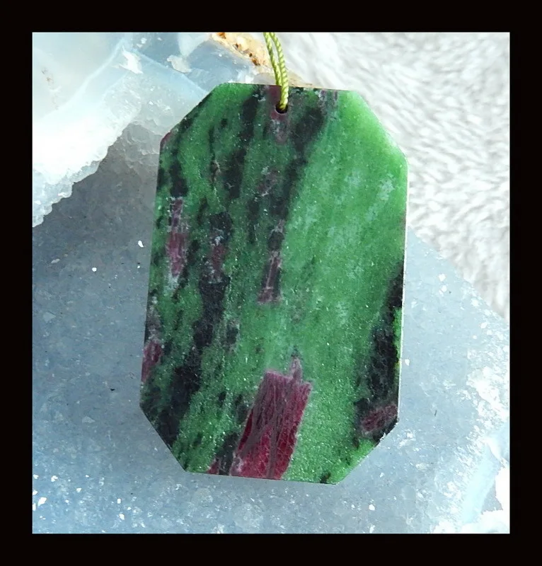 

Wholesale gemstone,Semiprecious stone jewelry,Natural Carved peacock Ruby And Zoisite Pendant Bead,51x33x6mm,25.6g