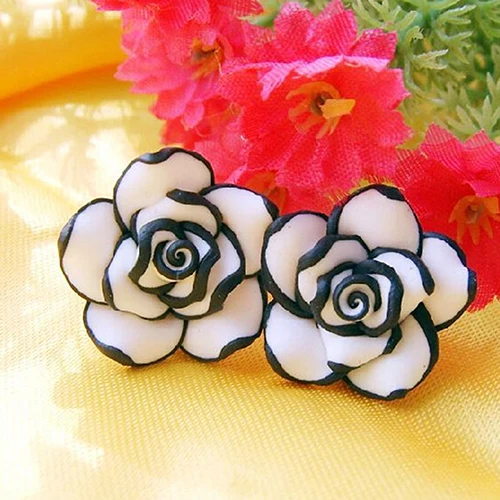 Женские серьги гвоздики Bluelans элегантные модные милые черно белые с цветком