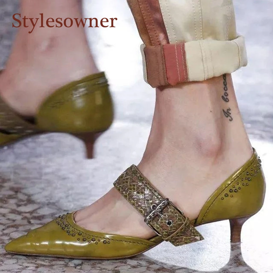 Stylesowner острый носок обувь для вечеринок маленький котенок каблук ремень пряжка леди сексуальная обувь заклепки белый черный зеленый Подиум тонкие туфли